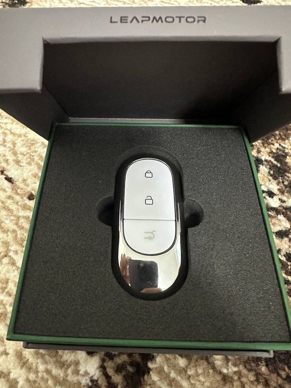 Leapmotr C11 pult sotiladi