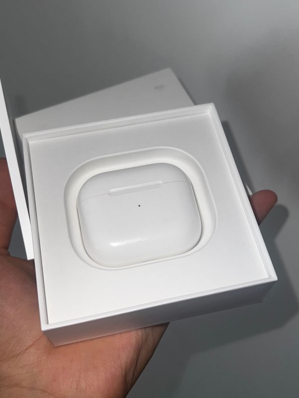 Продаю AirPods 3 Оригинал в отличном состояние