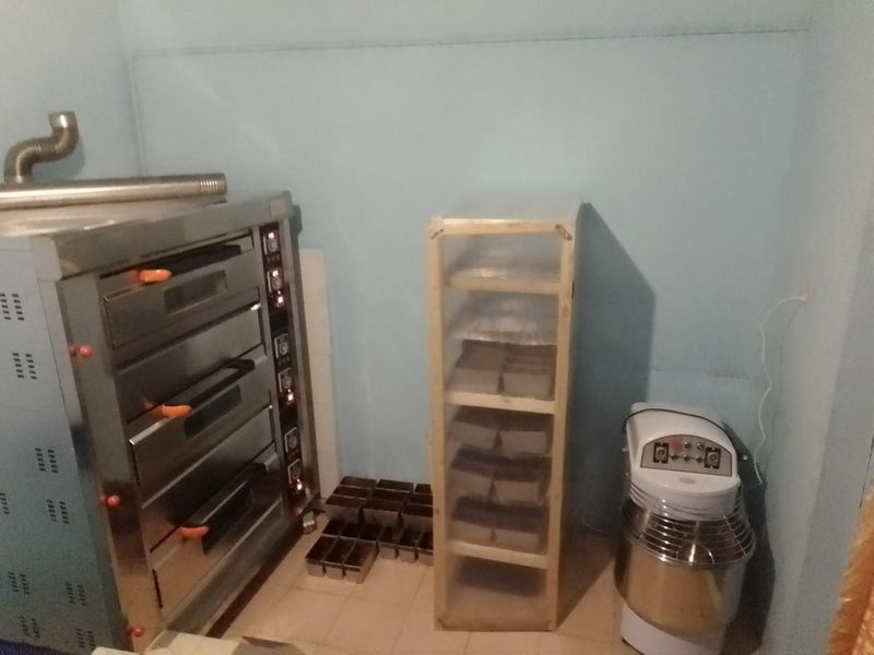 Vegevr pech, 20 kg 60 litrlik mishalka va buxonka non qoliplari Vegevr pech, 20 kg 60 litrlik mishalka va buxonka non qoliplari