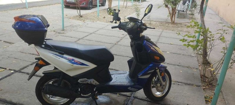 Продам Lifan скутер LF125-26