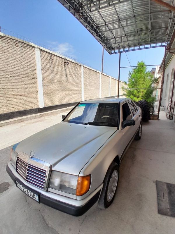 Продаётся свой тачка Мерседес Бенц W124