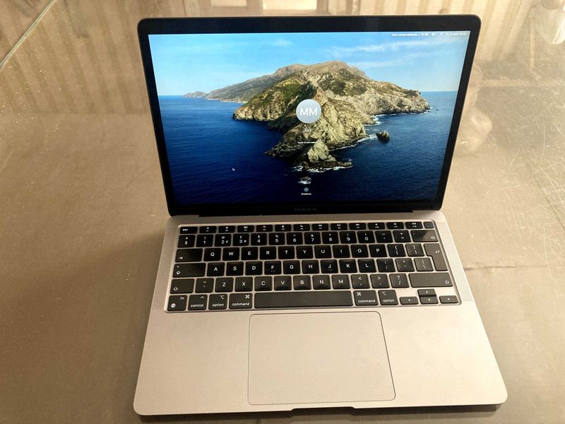 Mac Book Air M1 В идеальном состояние.