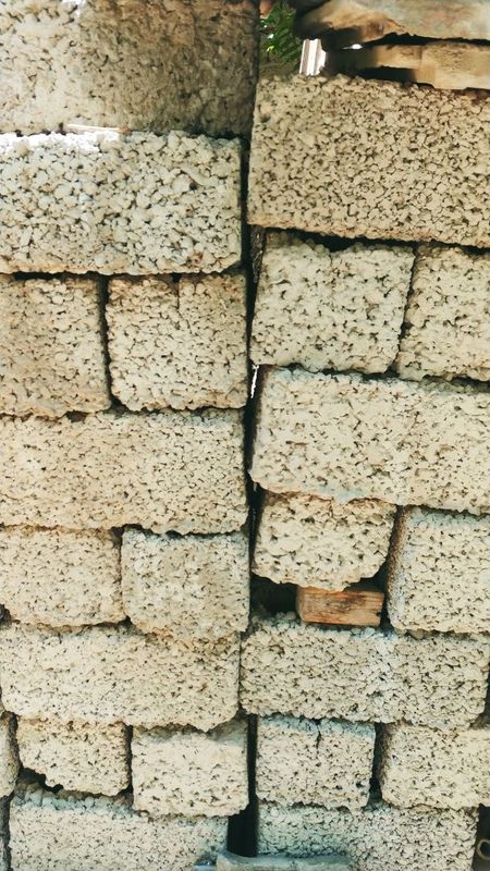 Шлакоблок новый и старый качественный не крошится Шлакоблок новый и старый качественный не крошится