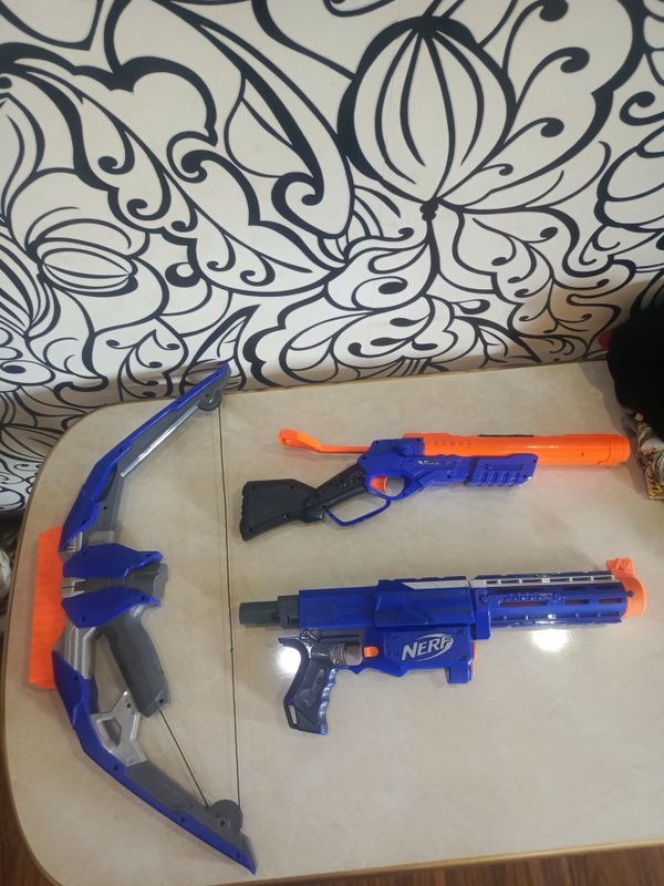 Комплект Nerf ( Лук , дробовик , пистолет ) Комплект Nerf ( Лук , дробовик , пистолет )
