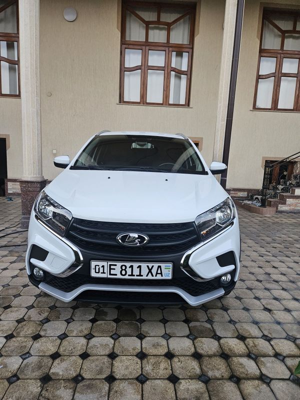 Lada Xray Cross Luxe Prestige pozitsia Lada Xray Cross Luxe Prestige pozitsia