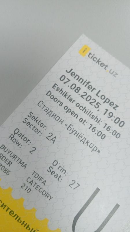 Jennifer Lopes konsertiga bilet sotiladi.