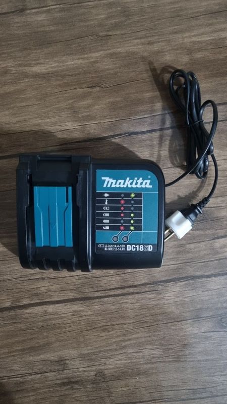 Зарядное устройство MAKITA DC18SD