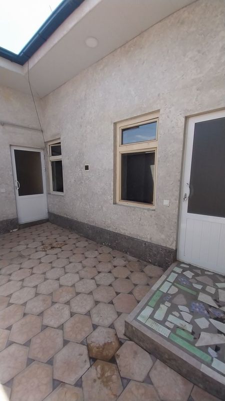 Яшнабод район Шумилгородок Ахсикат кучасида жойлашган Бир сотих,3-хон Яшнабод район Шумилгородок Ахсикат кучасида жойлашган Бир сотих,3-хон
