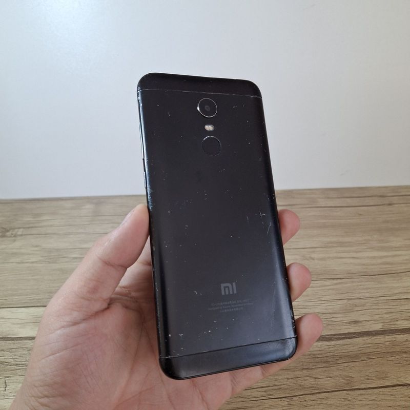 Redmi 5+ sotiladi Arzon