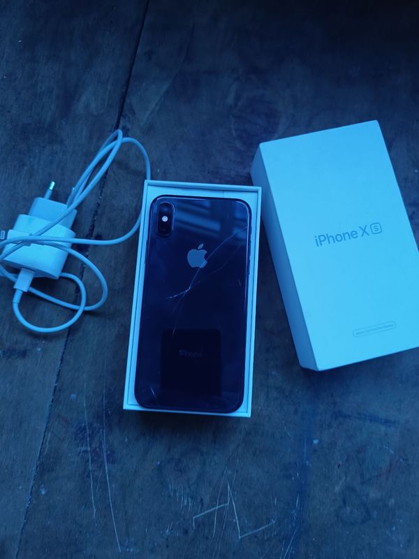 Iphone xs aybi uselenya batareya krishka 1.8 Iphone xs aybi uselenya batareya krishka 1.8