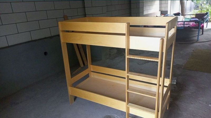 2etajli kravat sotiladi 2etajli kravat sotiladi