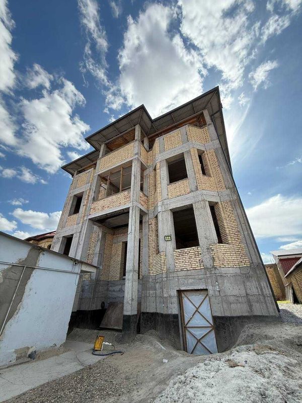 hashamatli hovli sotiladi 8 sotiq