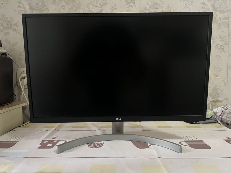 Монитор LG 27UL500