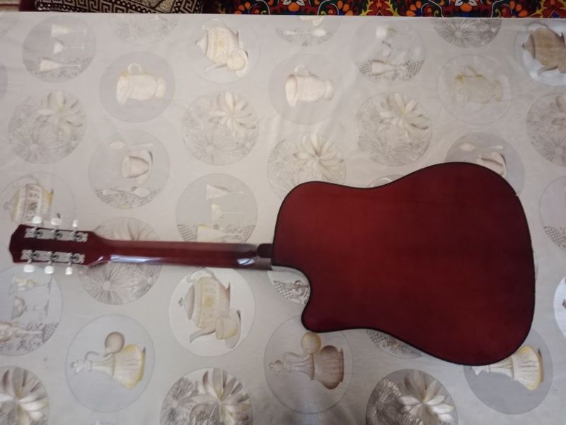 Gitara i Fender 6tali