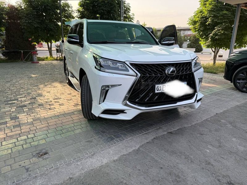 Lexus LX570 Срочно продается Lexus LX570 Срочно продается