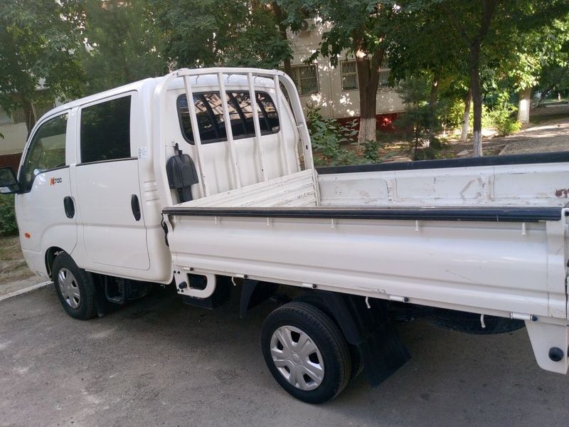 Kia bongo sotiladi Kia bongo sotiladi