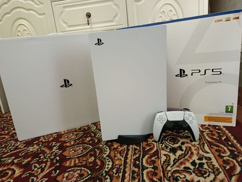 Консоль Sony PlayStation 5, белый Консоль Sony PlayStation 5, белый