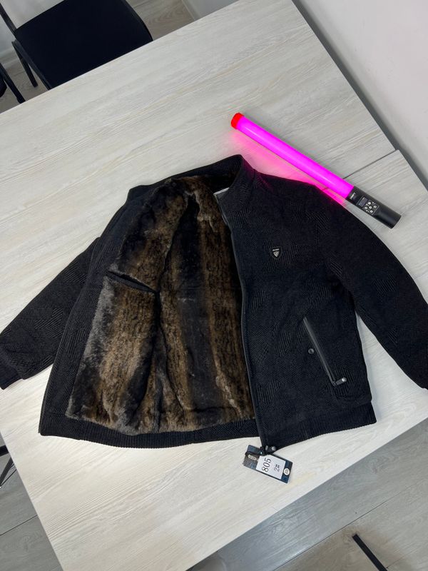 Erkaklar mexli jaket kurtkasi Erkaklar mexli jaket kurtkasi