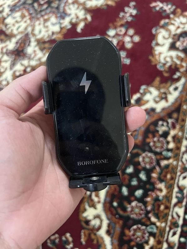 Bezpravadnoy zaryadka borofone holder Bezpravadnoy zaryadka borofone holder
