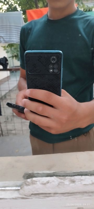Telifon yangi 3 oy buldi ishlatilganiga 256 gb zur Telifon yangi 3 oy buldi ishlatilganiga 256 gb zur