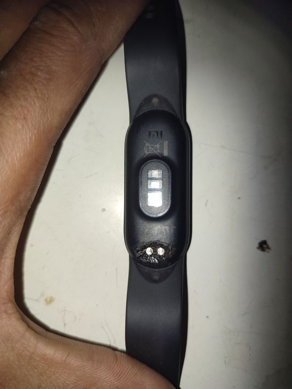 Mi band 6 sotiladi