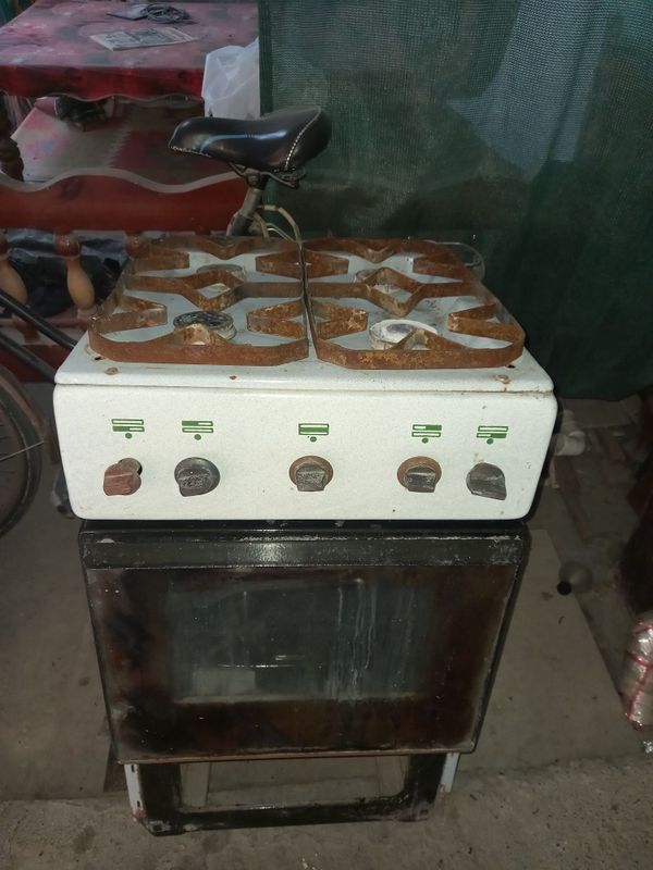Продаётся газовая плита Продаётся газовая плита