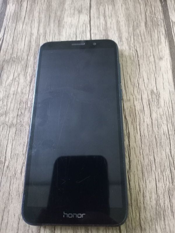 telefon sotiladi honor 7a telefon sotiladi honor 7a