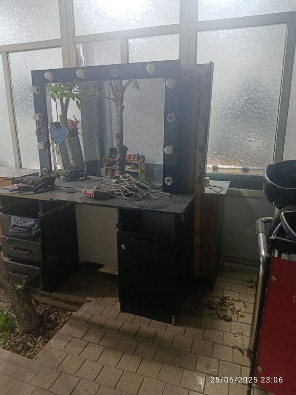 Salon mebellari tumbasi, oynasi Salon mebellari tumbasi, oynasi