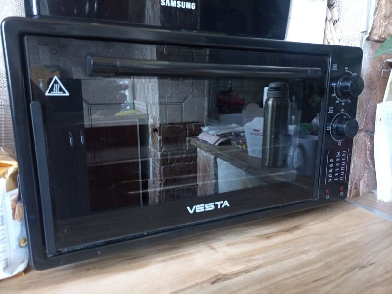 Продаётся Мини печь Vesta 32 литра Продаётся Мини печь Vesta 32 литра