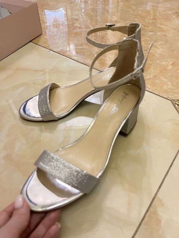Босоножки Betsey Johnson Босоножки Betsey Johnson