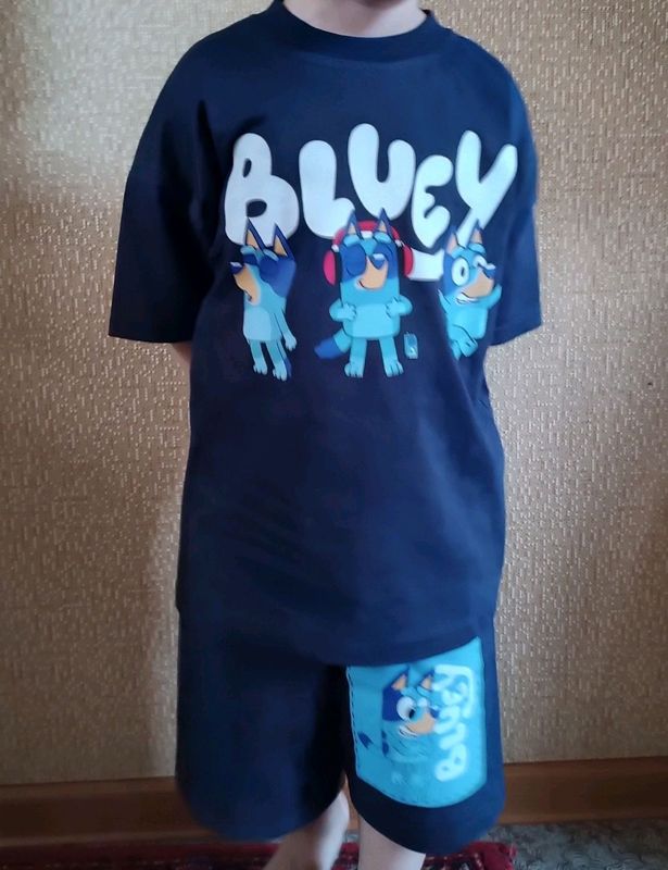 Jeliboom kidswear 3-4.4-5.5-6razmerlari bor Jeliboom kidswear 3-4.4-5.5-6razmerlari bor