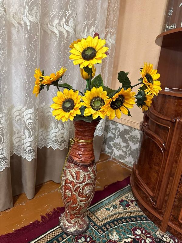 Продаётся ваза с цветами Продаётся ваза с цветами