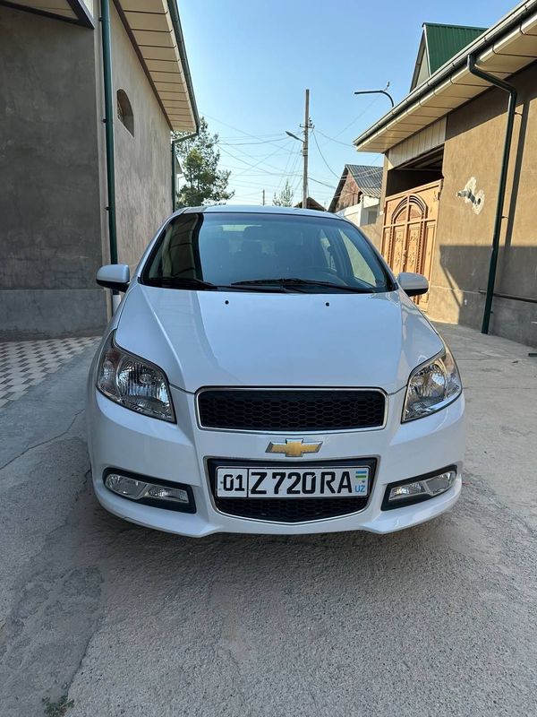 Некса 3 автомат сотилади