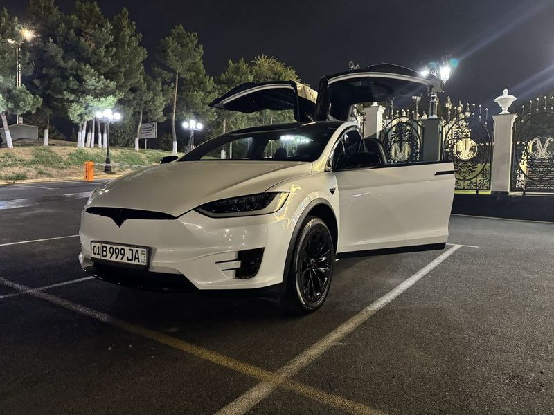 Tesla Model X 75D