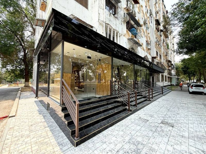 Чорсу ПРОДАЕТСЯ нежилое 80м2 фасад 12м с арендатором Чорсу ПРОДАЕТСЯ нежилое 80м2 фасад 12м с арендатором