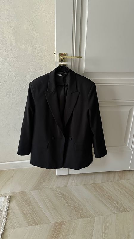 Черный пиджак Zara
