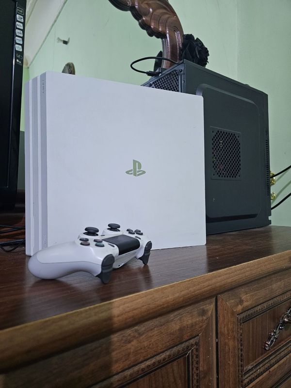 Play Station 4 Pro