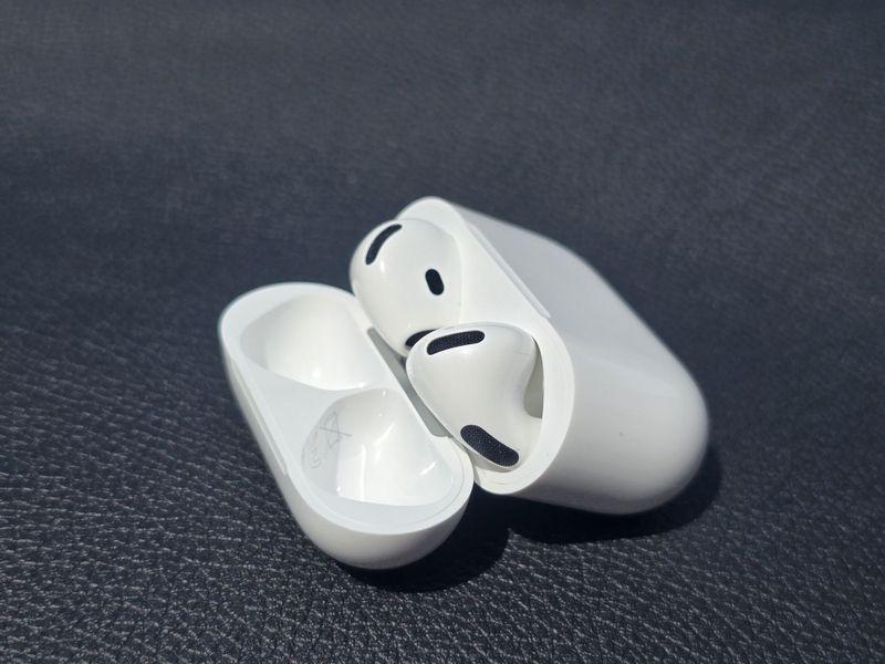 Aipods 4 ANC (шумоподавление) или меняю на Samsung buds 3 pro Aipods 4 ANC (шумоподавление) или меняю на Samsung buds 3 pro