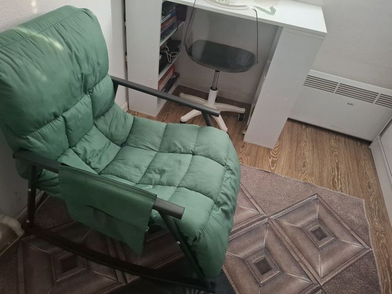 Продаю кресло качалку зелёного цвета Продаю кресло качалку зелёного цвета