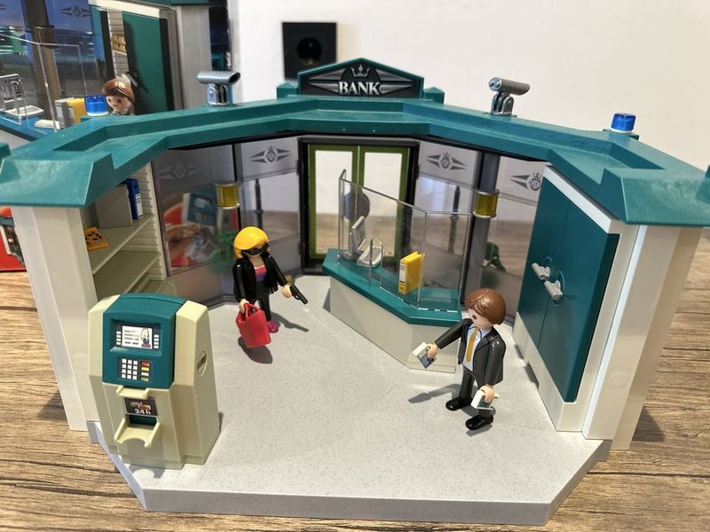 Набор playmobil Полиция. Банк с сейфом. Набор playmobil Полиция. Банк с сейфом.