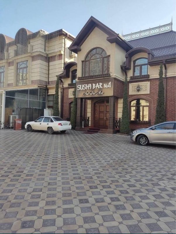 Джуманжи отдельно стоящее здание 1150кв.м 9соток 2этаж с арендатором Джуманжи отдельно стоящее здание 1150кв.м 9соток 2этаж с арендатором