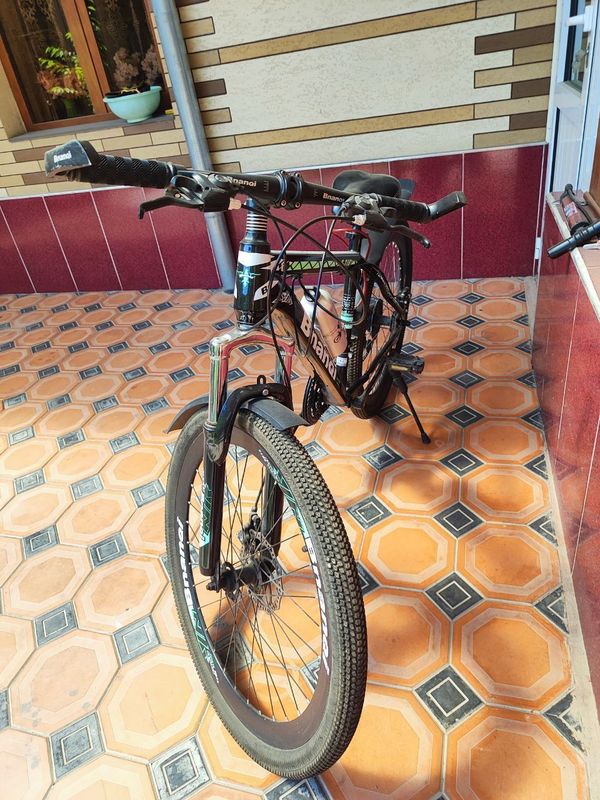 Velosipet sotiladi Velosipet sotiladi