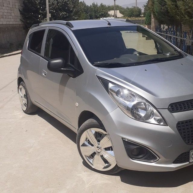 Chevrolet spark sotiladi srochna