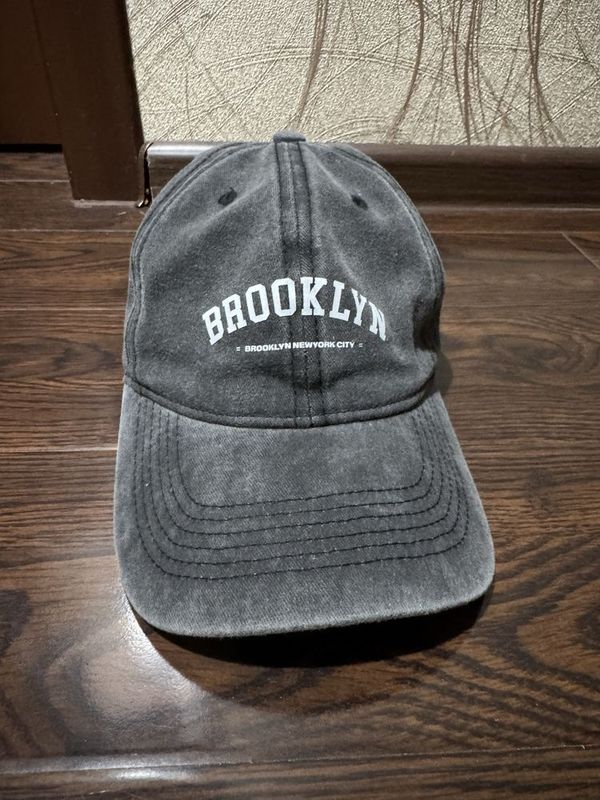 Серая кепка Brooklyn