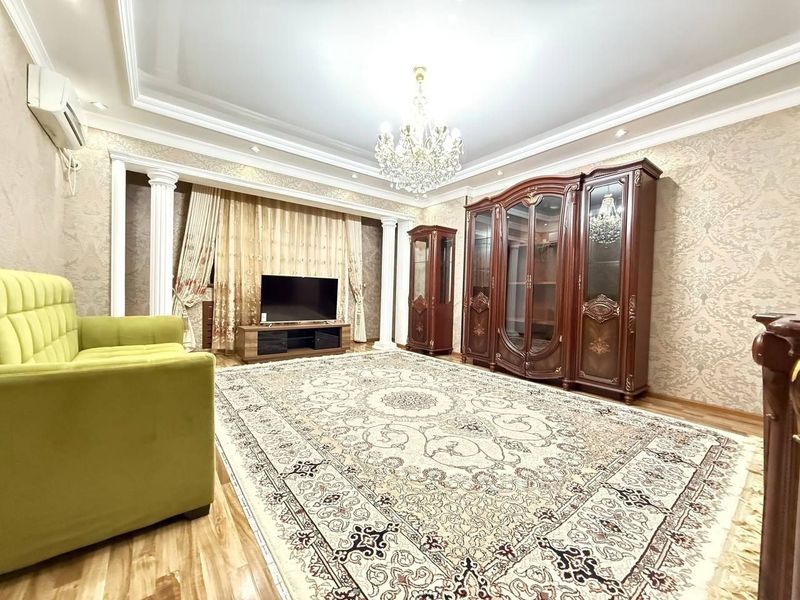 Продается 4х ком квартира на ул. С.Азимова, ор-р: ГУВД, 90 м2 Продается 4х ком квартира на ул. С.Азимова, ор-р: ГУВД, 90 м2