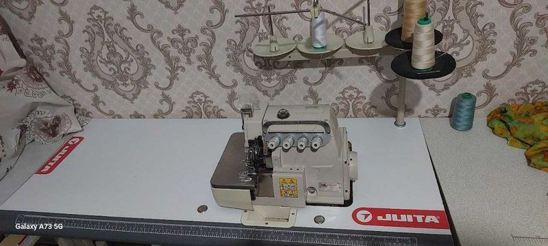 Швейная машина Overlok (JUITA) Швейная машина Overlok (JUITA)