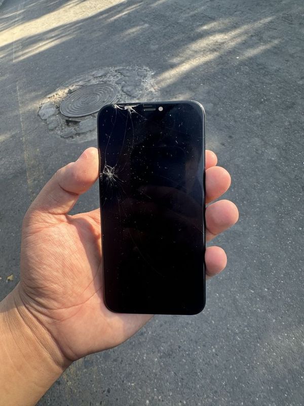 Iphone 11 ekran arginal yuz min som Iphone 11 ekran arginal yuz min som