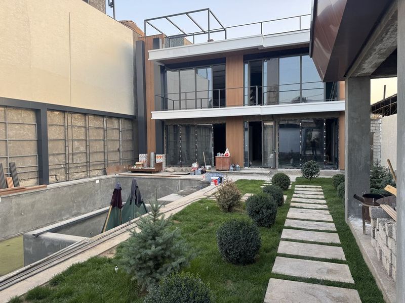 Dacha sotiladi bochkada elitniy mahallada joylashgan