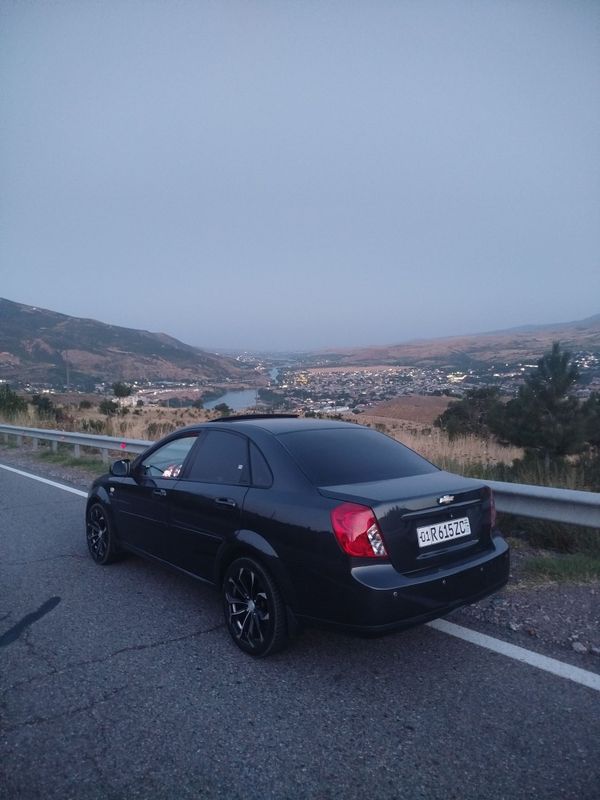 Lacetti gentra sotiladi