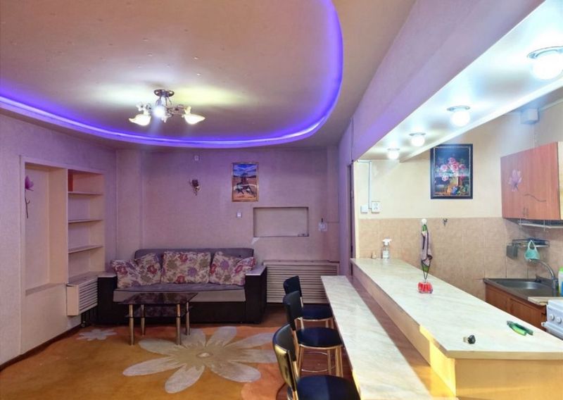 Цум 3/6/7 метро Косманавты Голубые купола Ойбек Выставочный зал 600$ Цум 3/6/7 метро Косманавты Голубые купола Ойбек Выставочный зал 600$